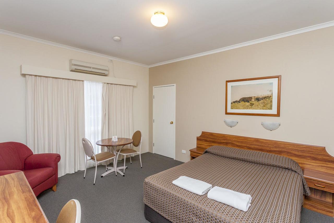 The Kidman Wayside Inn Griffith Kültér fotó